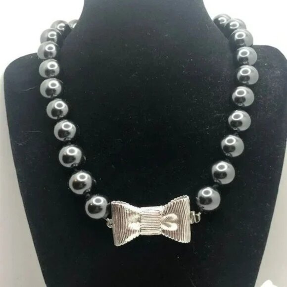 Kate Spade New York All Wrapped Up Pearl Necklace & Bracelet Set Silver Gray Bow